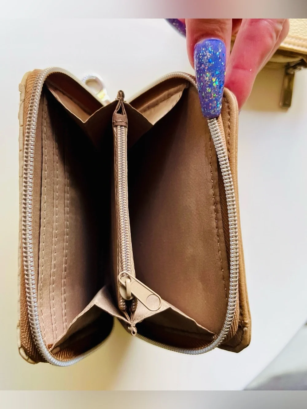 Relic by Fossil Leather Zip around wallet/Excellent condition/Discounted shippin